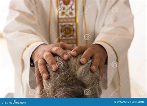 Sacramentos De La Religi N Cristiana Cat Lica En La Iglesia Imagen De