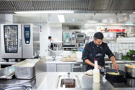 The Benefits of Using a Combi Oven in Your Restaurant • Avanti Restaurant Solutions