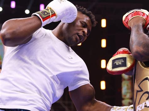 Photos Tyson Fury Francis Ngannou Open Workouts In Riyadh Boxing News