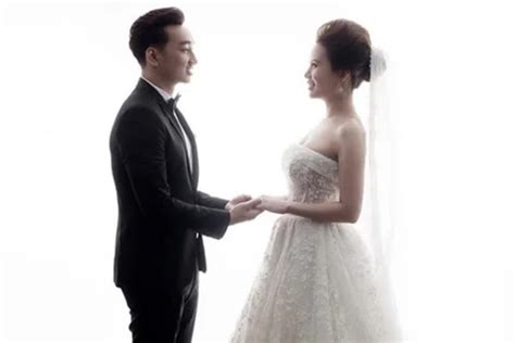 Vợ MC Thành Trung Nữ tiếp viên hàng không xinh đẹp giờ thành hot mom