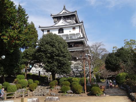 Iwakuni Castle – On Castles, Ruins and Palaces!