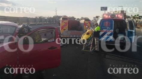 Volcadura en carretera León Silao provoca intenso congestionamiento