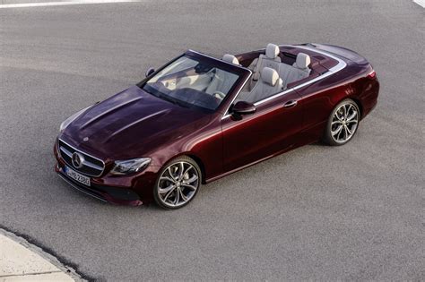 Vorübergehend geöffnet das neue Mercedes Benz E Klasse Cabriolet