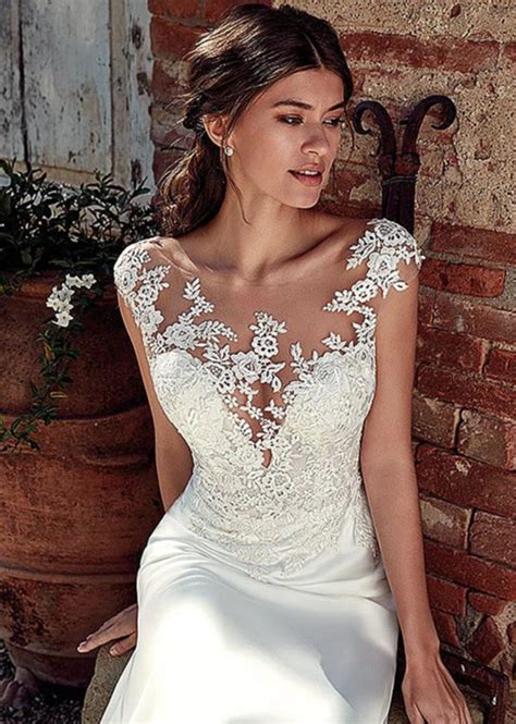 Women S Satin Sleeveless Wedding Dress With Lace Wedding Dresses Lace