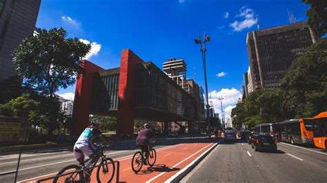 Roubos de bicicletas em prédios aumentam em SP vídeos de criminosos em