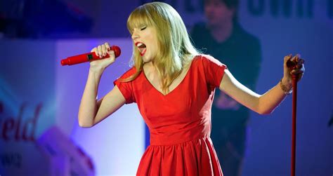 Taylor Swift Christmas Album 2023: Is She Releasing a Holiday ...