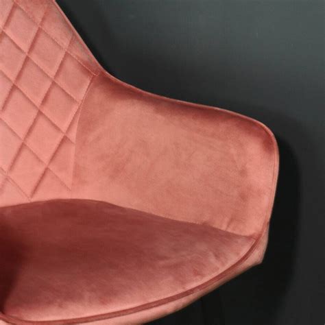 Eetkamerstoel Met Armleuning Yurgan Velvet Roze Aq Living