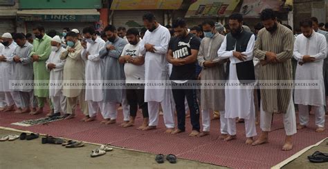 Eid Ul Adha Celebrated With Religious Fervor Gaiety In Kashmir Daily