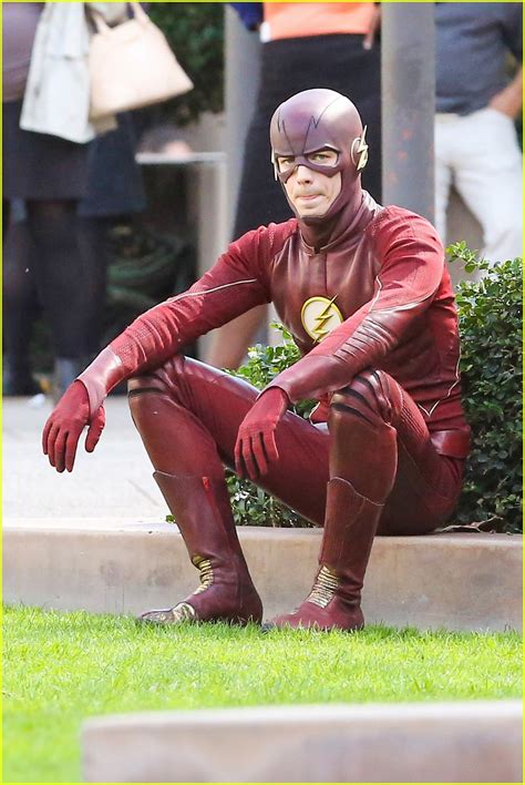 Grant Gustin Melissa Benoist Wrap Flash Supergirl Crossover