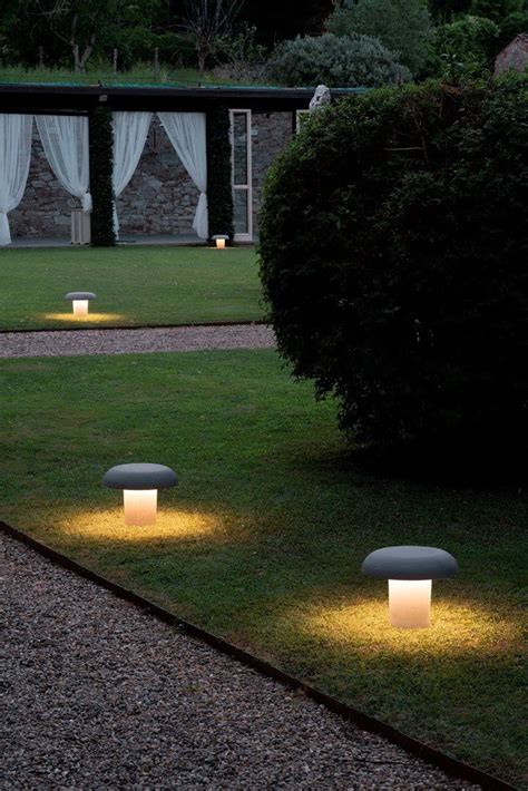 Borne Ext Rieure Amanita Par Martinelli Luce Clairage De Jardin En B Ton