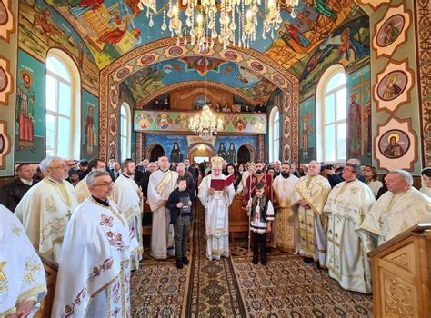 Liturghie arhierească și sfințire la biserica din Nireș Cluj