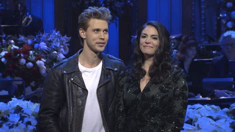 Cecily Strong Exits ‘saturday Night Live As Austin Butler Sings “blue