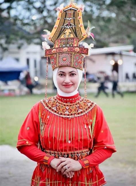 Viral Bupati Berwajah Cantik Indah Putri Indriani Saat Kenakan Pakaian