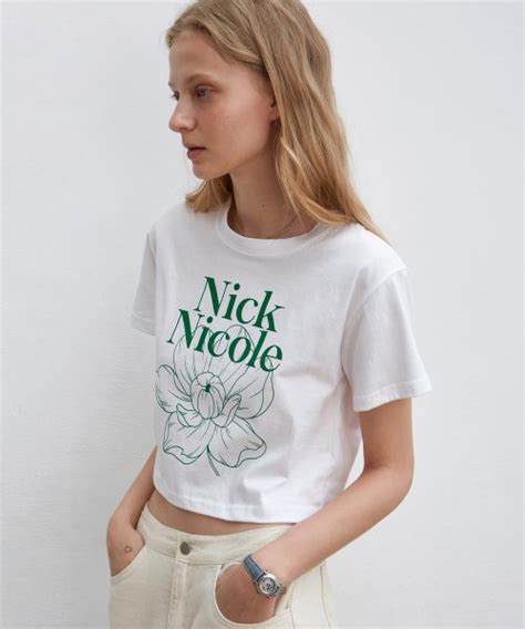 MUSINSA NICK NICOLE NICOLE NARCISSUS FLOWER CROP TEE GREEN