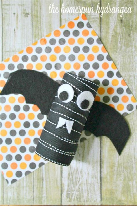 Simple and Spooky Halloween Bat Craft for Kids - The Homespun Hydrangea