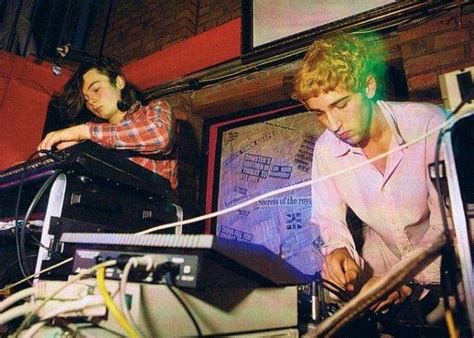Группа Daft Punk - история создания, участники, название группы, хиты ...