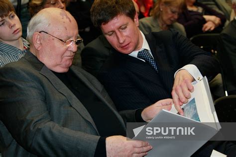 Photo exhibition 'To see the time' by Henry Borovik | Sputnik Mediabank