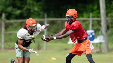 Escambia Gators prepare for football in Pensacola