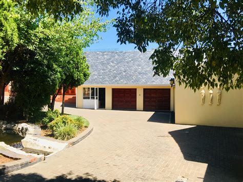 6 Bedroom House For Sale Waverley Bloemfontein 1bx1438696 Pam Golding Properties