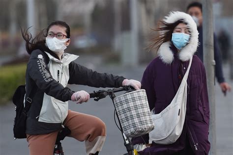 北京大风给北京带来沙尘天气 能见度转差北京大风 滚动读报 川北在线