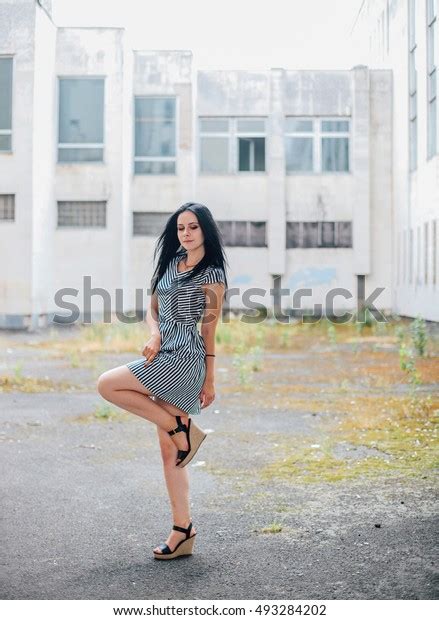 Sexy Brunette Slim Girl Posing Short Stock Photo 493284202 Shutterstock