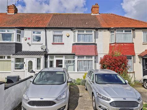 3 Bed Terraced House For Sale In Berkeley Road Hillingdon Ub10 £