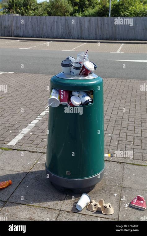 Put Rubbish In Bins Hi Res Stock Photography And Images Alamy