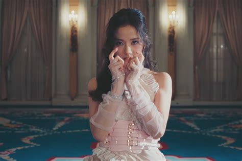 Blackpink S Jisoo Blooms On Solo Debut Album Me Uae Times