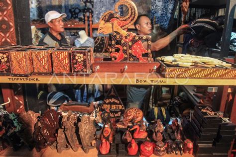 Target Transaksi Pada Jateng Fair Antara Foto