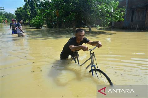 Banjir Rendam Ratusan Rumah Di Desa Cingrong Grobogan Antara News