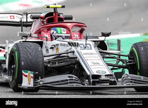 Antonio Giovinazzi Driving The 99 Alfa Romeo Sauber F1 Team Hi Res