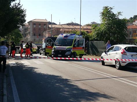 Tamponamento Tra Due Auto Una Travolge Una Donna E La Uccide