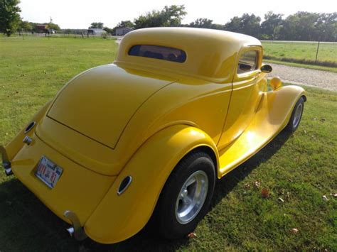 1933 Ford Deuce Coupe Streetrod Gibbons Body