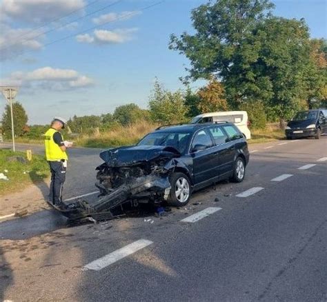 Zderzenie Czterech Samochod W Na Dk W Powiecie Sztumskim Efekt