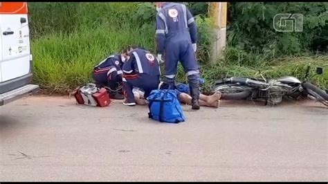 Vídeo Motociclista bate contra poste e morre no local Sorocaba e