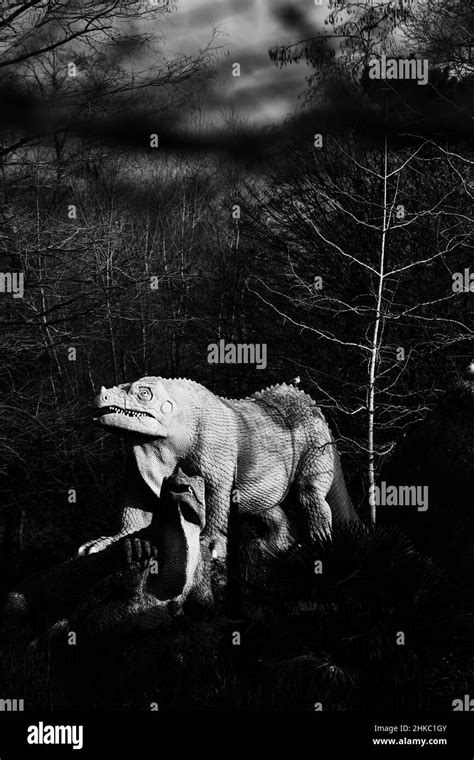 Crystal Palace Dinosaur Stock Photo - Alamy