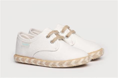 ZAPATO LINO CORDONES ANGELITOS BLANCO FABRICACIÓN ESPAÑOLA Santo