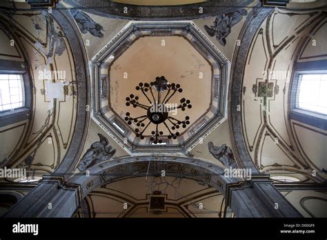 Templo De La Iglesia De La Sant Sima Trinidad En El Centro Hist Rico De