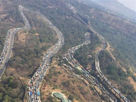 Heavy Vehicles Barred From Mumbai Pune Expressway On Weekends Mumbai