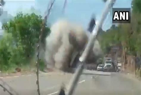 Jammu Kashmir Suspicious Ied Found On Srinagar Baramulla Highway Amar Ujala Hindi News Live