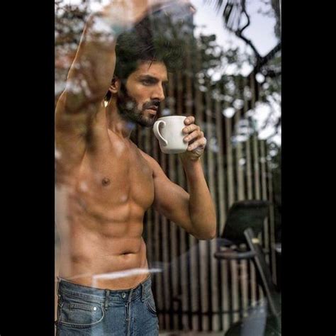 Kartik Aaryan Birthday These Shirtless Photos Of Bollywood S Handsome