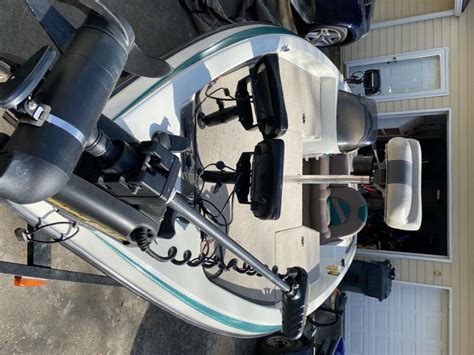 2000 Ranger R81VS Bass Boat - Ranger 175 HP EFI 2000 for sale