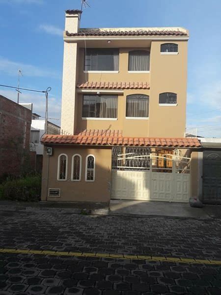 Casa De Venta De 3 Pisos Ambato Sector Izamba