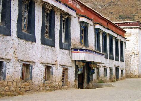 Visiting monasteries in Tibet | Audley Travel US