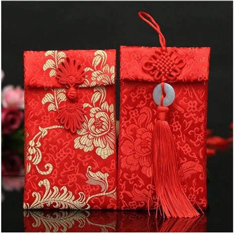 Lilith Li Chinese Element Festive Silk Red Envelopes T