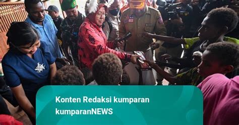 Foto Mensos Risma Serahkan Bantuan Untuk Masyarakat Asmat Kumparan