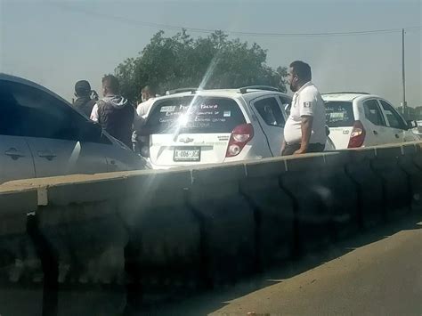 La Jornada Taxistas Bloquean Circuito Exterior Mexiquense Acusan