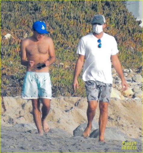 Photo Leonardo Dicaprio At Beach With Emile Hirsch Photo