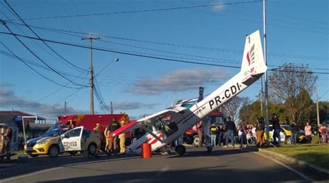 Avião monomotor faz pouso forçado em avenida em União da Vitória