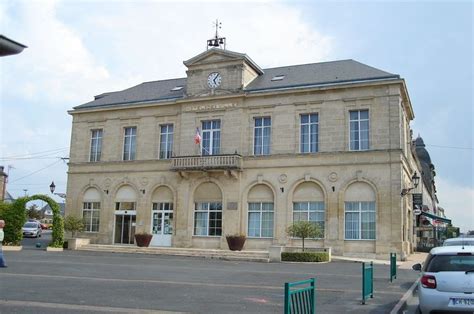 Mairie Le Molay Littry Gemeentehuis